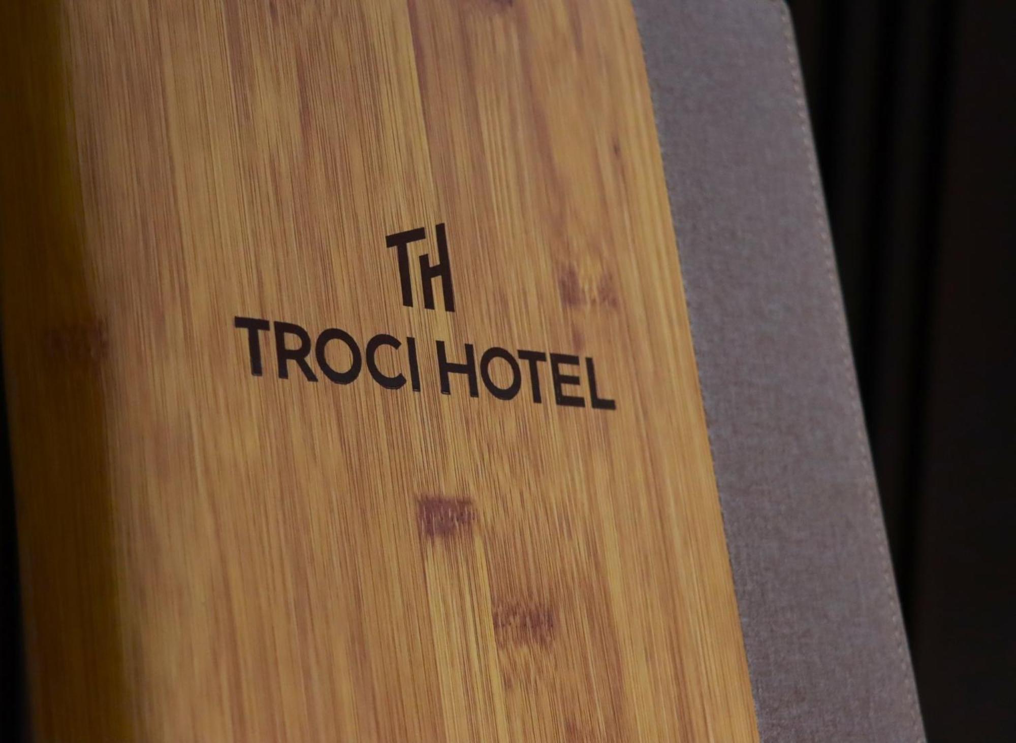 Troci Hotel Kamez Exteriör bild