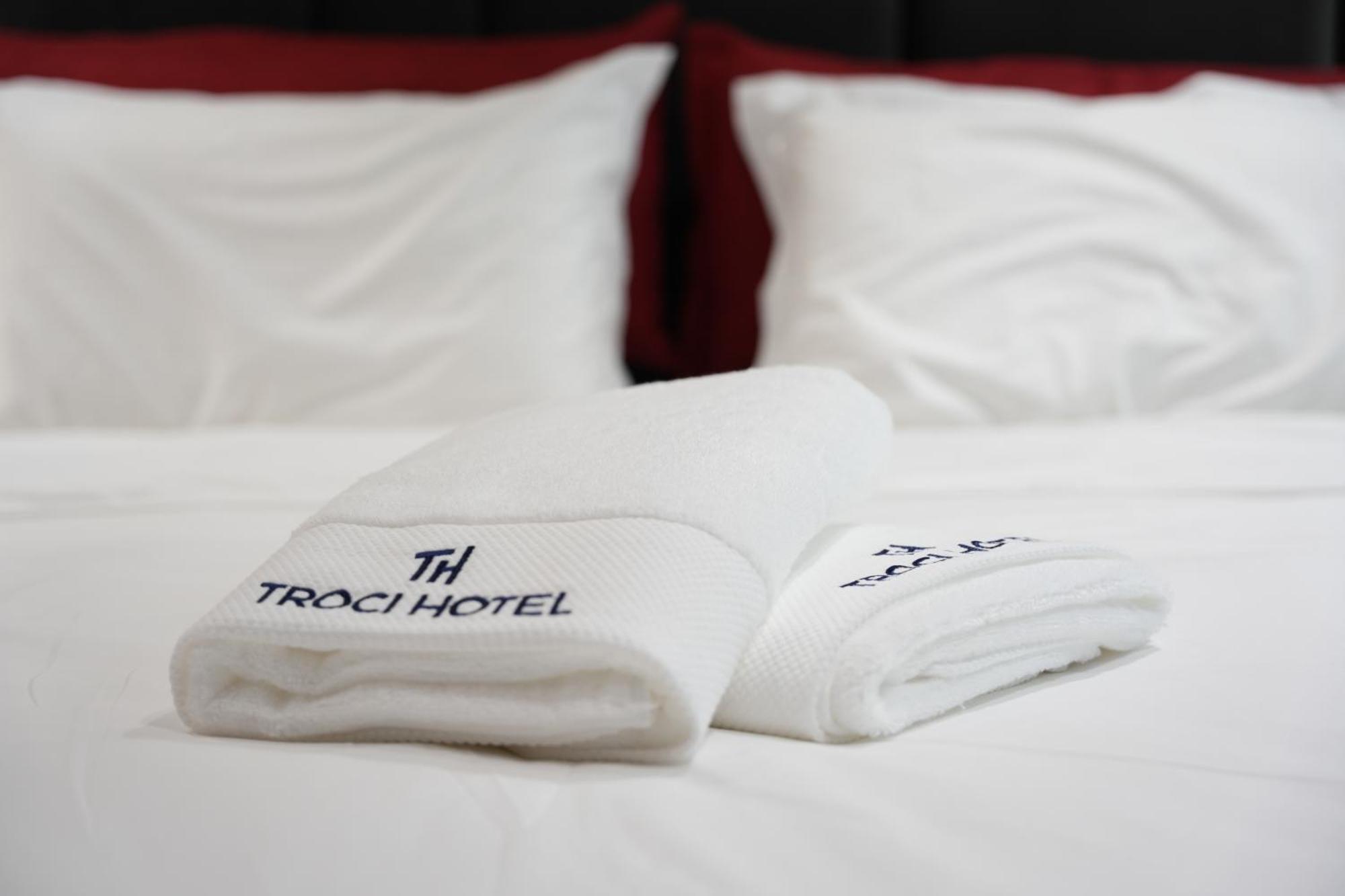 Troci Hotel Kamez Exteriör bild